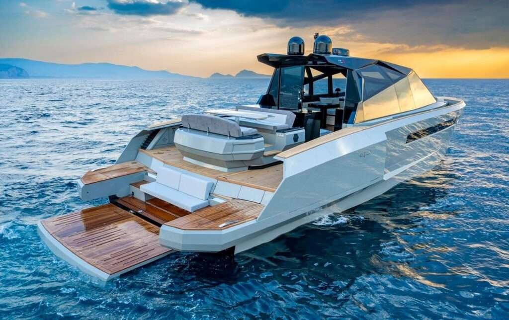 LUXURY MOTOR YACHTS FOR SALE,LUXURY MOTOR YACHTS