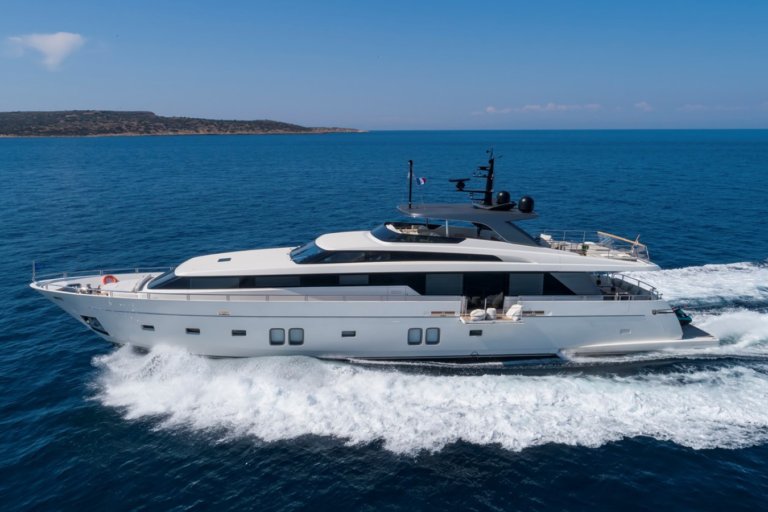 SANLORENZO DINAIA 106 MOTOR YACHT FOR SALE