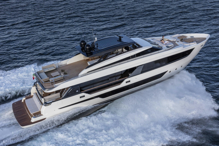 FERRETTI YACHTS 1000 98ft SPICA Motor Yacht for sale