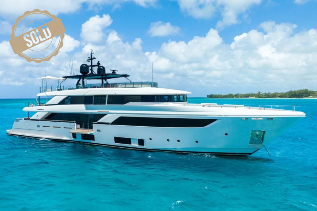 CUSTOM LINE NAVETTA 42 ASANTE YACHT FOR SALE