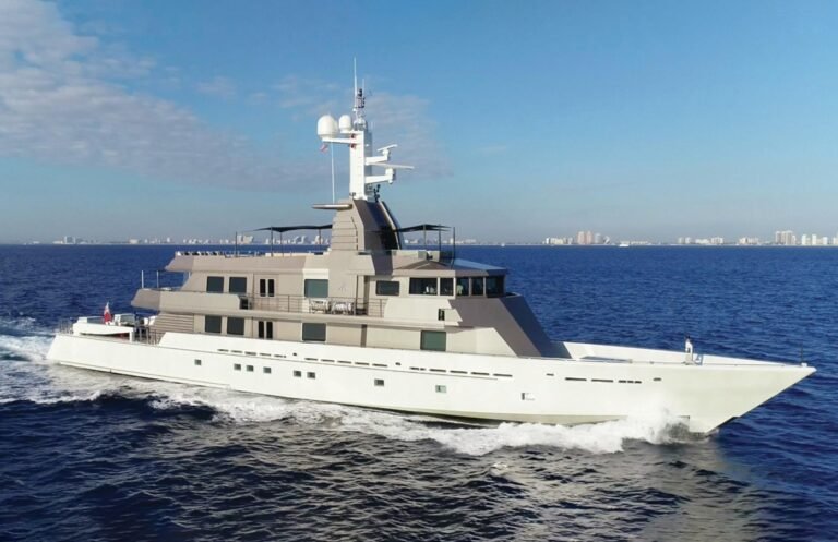 OCEANFAST 174 MIZU SEMI-DISPLACEMENT HIGH SPEED Yacht for sale