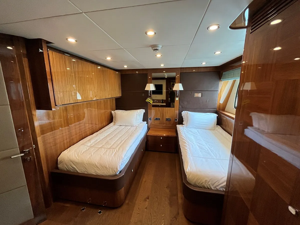 grand 3638773