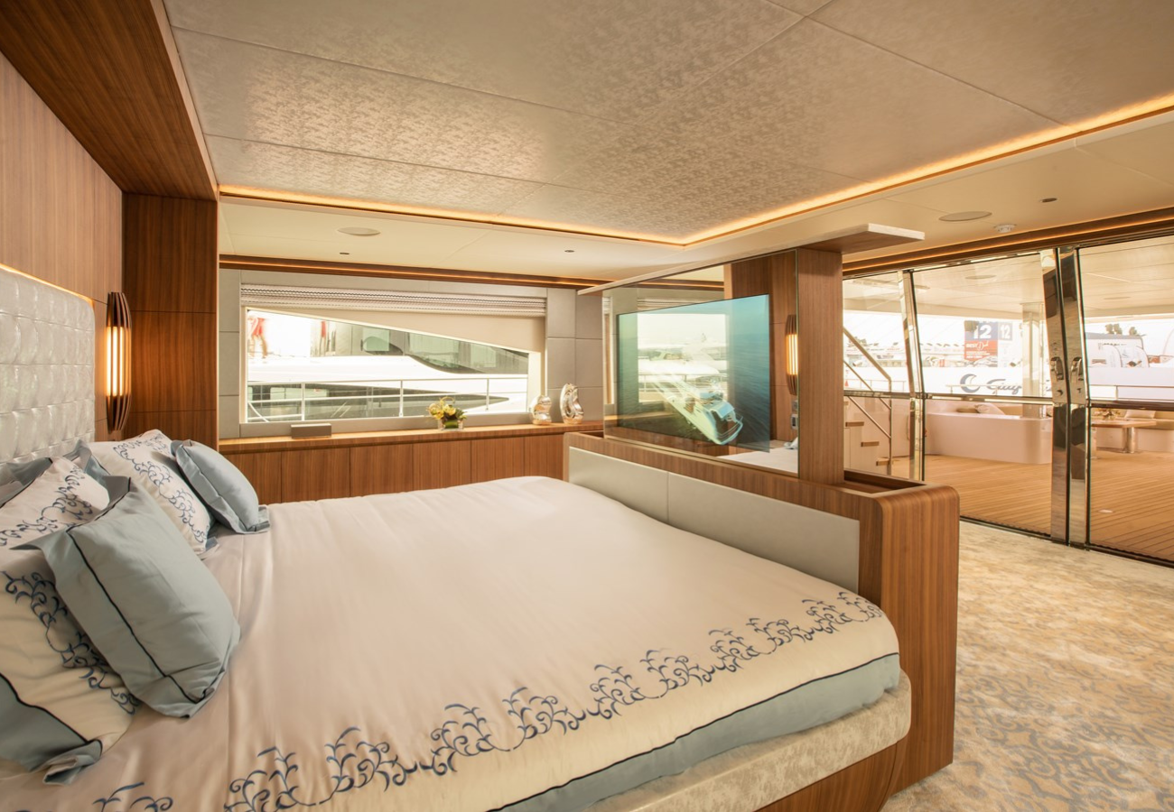 MAJESTY 140 YACHT FOR SALE | INTERIOR