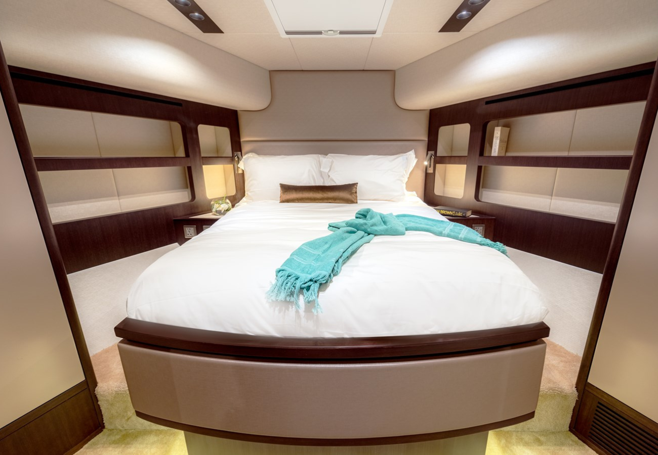 MAJESTY 62M YACHT FOR SALE | INTERIOR (14)