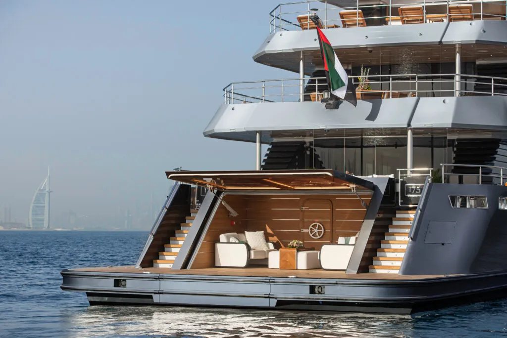 Majesty 175 Beach Club copie 2 à l'échelle