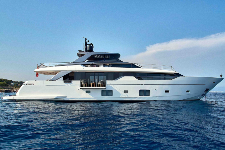 SANLORENZO 102 AMOUAJE YACHT FOR SALE