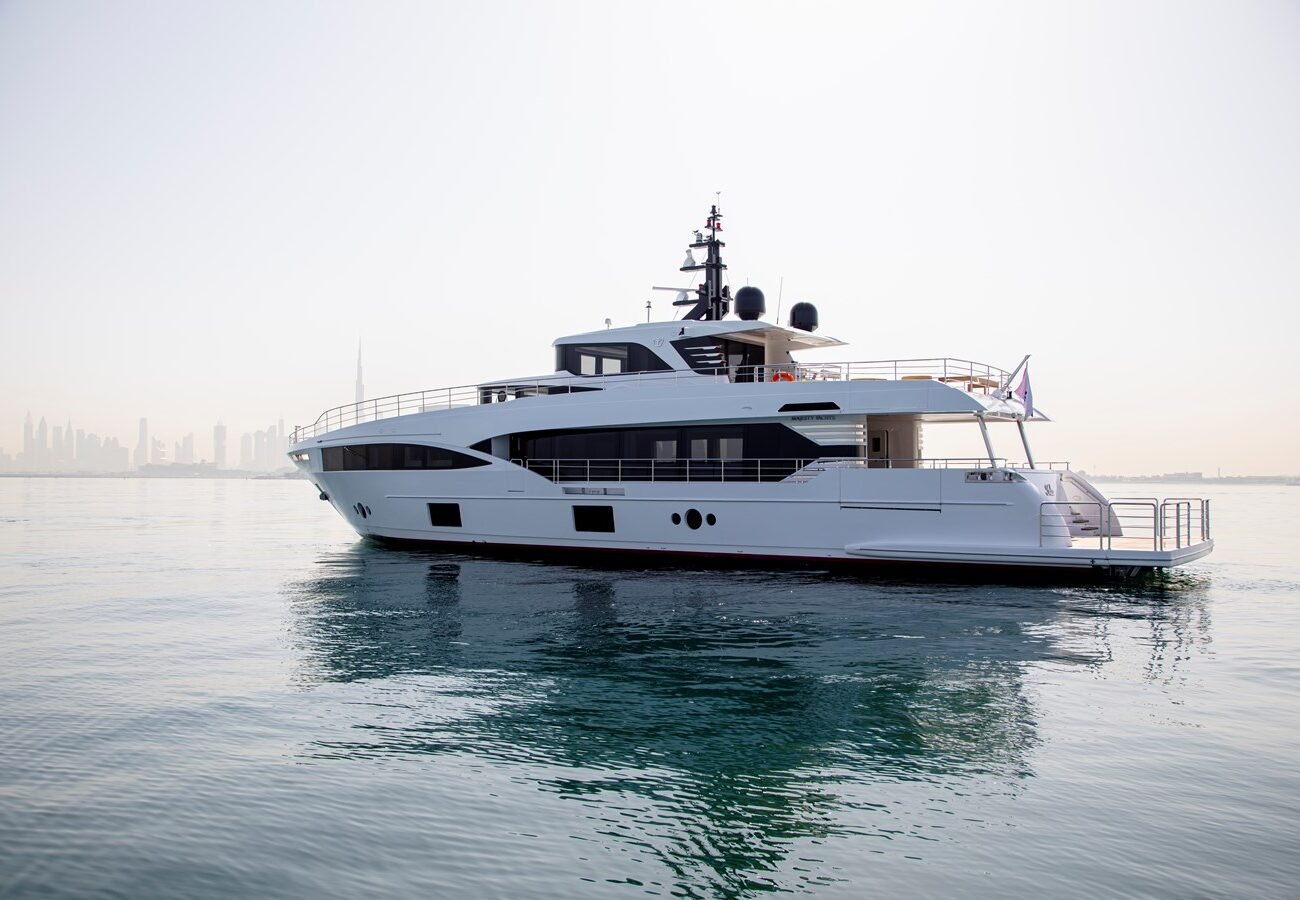 MAJESTY 100 YACHT FOR SALE - EXTERIOR (3)