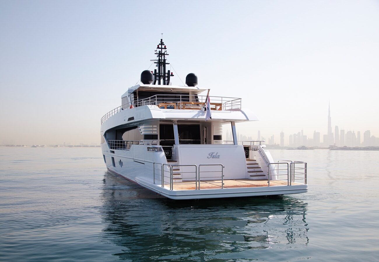 MAJESTY 100 YACHT FOR SALE - EXTERIOR (6)