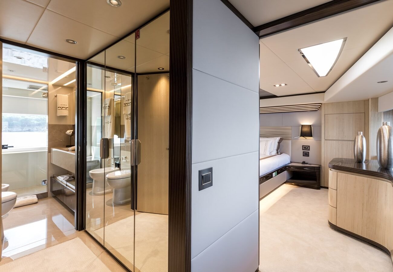 MAJESTY 100 YACHT FOR SALE | INTERIOR (17)