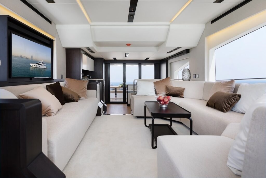 MAJESTY 62 YACHT FOR SALE | INTERIOR (4)