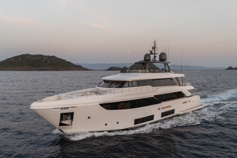 FERRETTI CUSTOM LINE 108 NAVETTA 33 YACHT FOR SALE