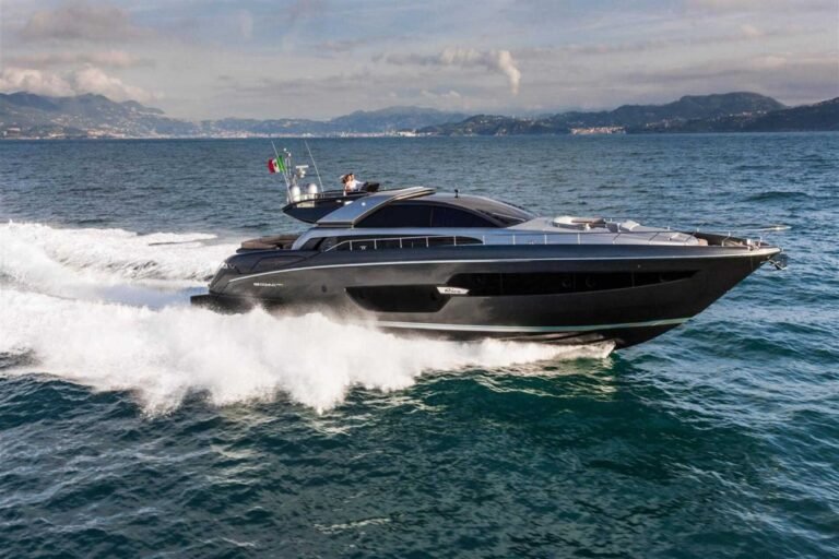 RIVA 88 ANTIPODE II YACHT FOR SALE