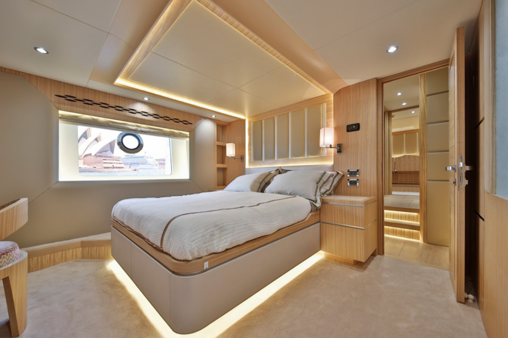 NOMAD 65 FLY YACHT FOR SALE | INTERIOR (2)