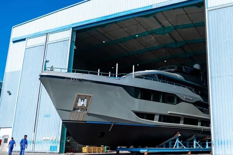 MAJESTY YACHTS UNVEILS THE STUNNING FIFTH MAJESTY 120 IN CUSTOM “LIQUID SILVER”