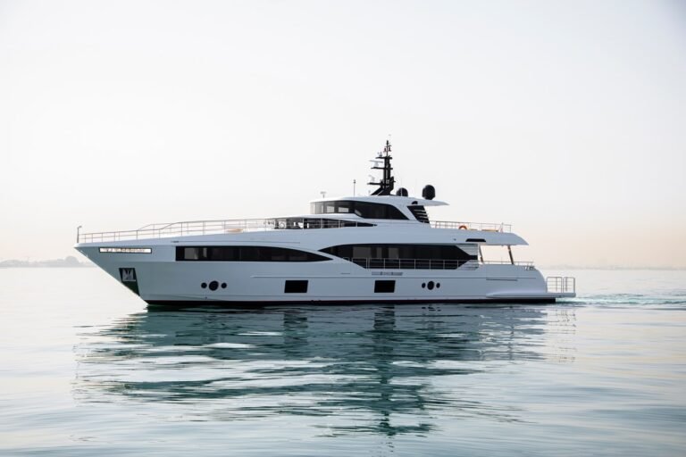 MAJESTY YACHTS 100 FOR SALE