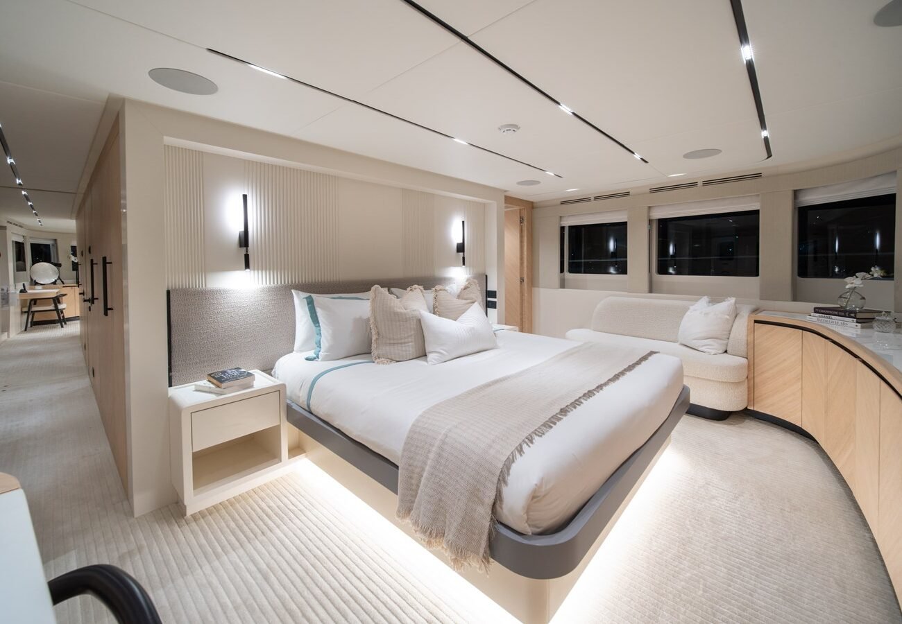 NOMAD 101 YACHT FOR SALE | INTERIOR (9)