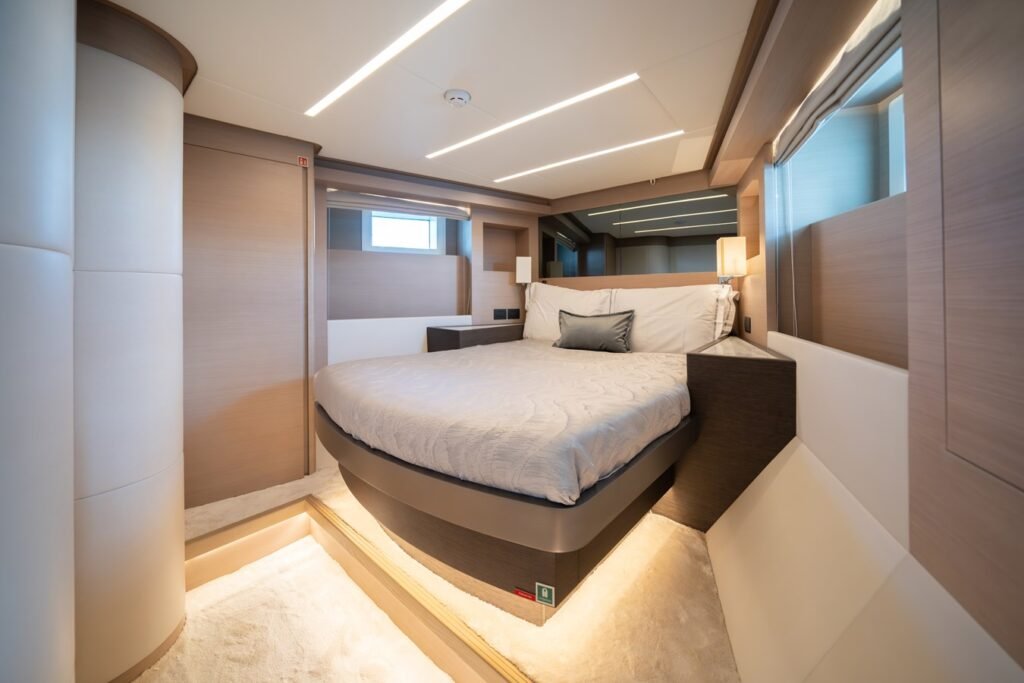 NOMAD 75 SUV YACHT FOR SALE | INTERIOR (12)