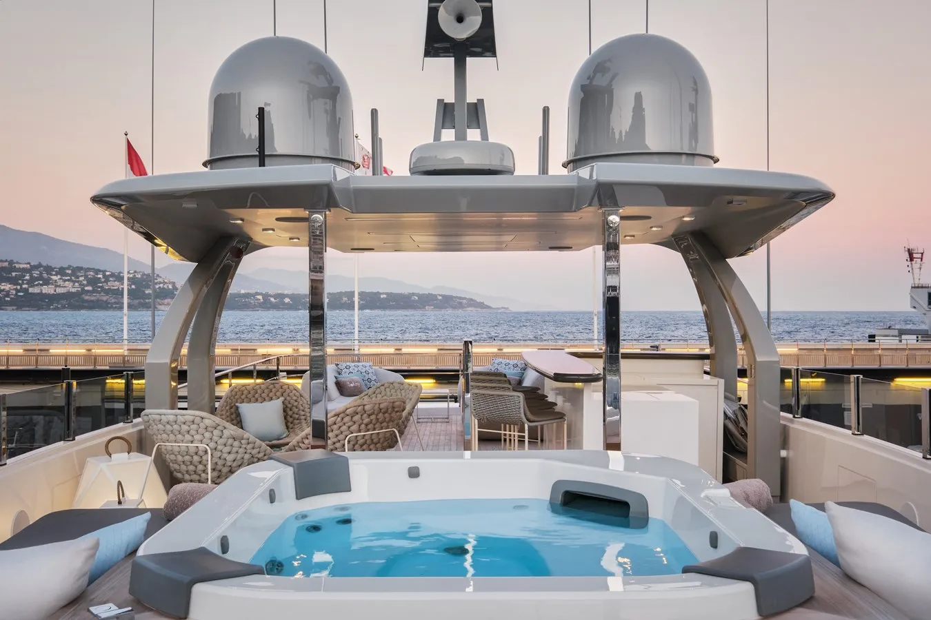 CUSTOM LINE NAVETTA 37 SOKNY YACHT IN VENDITA ESTERNO 6