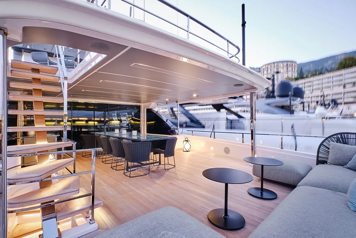 CUSTOM LINE NAVETTA 37 SOKNY YACHT IN VENDITA ESTERNO 8