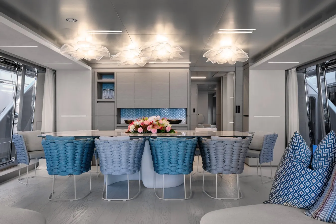 CUSTOM LINE NAVETTA 37 SOKNY YACHT IN VENDITA INTERNI 1