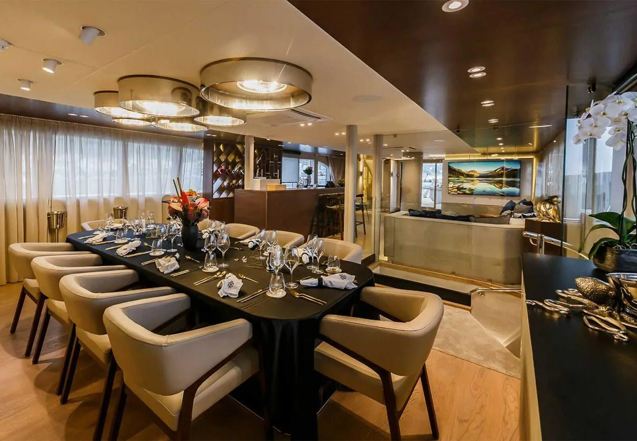 TRAMONTANA CLASE AZUL YACHT IN VENDITA - INTERNI