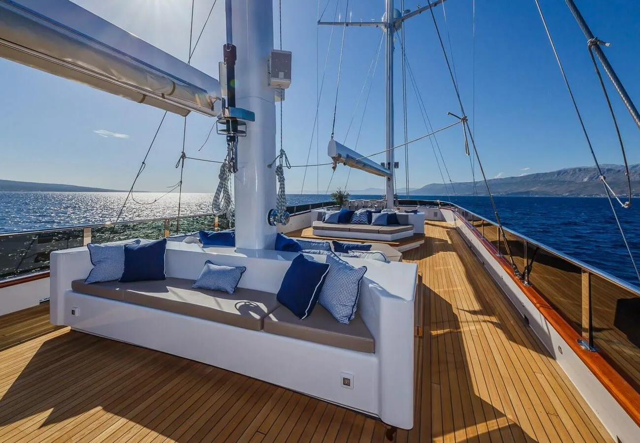 YACHT TRAMONTANA CLASE AZUL IN VENDITA - ESTERNI
