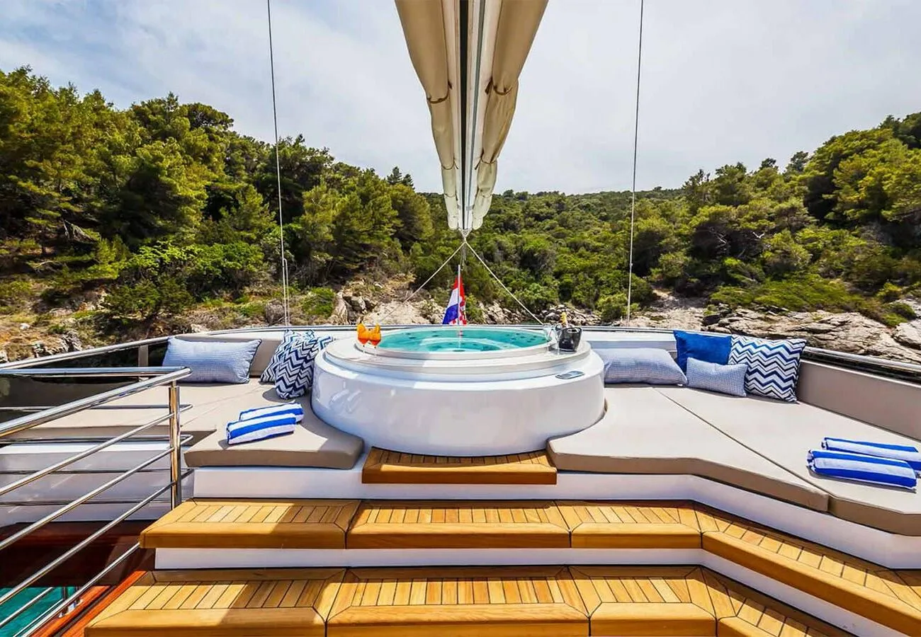 YACHT TRAMONTANA CLASE AZUL IN VENDITA - ESTERNI