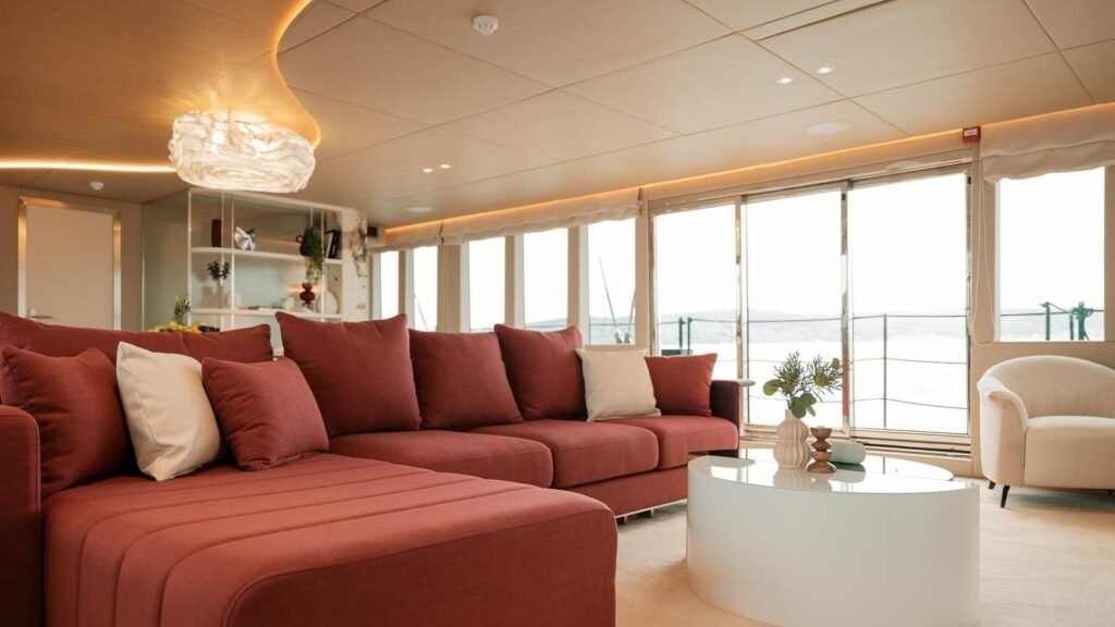 TRAMONTANA REPOSADO YACHT FOR SALE - INTERIOR