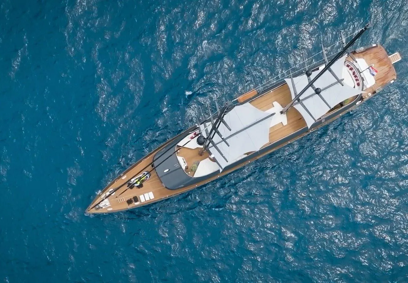 YACHT TRAMONTANA REPOSADO IN VENDITA - ESTERNI