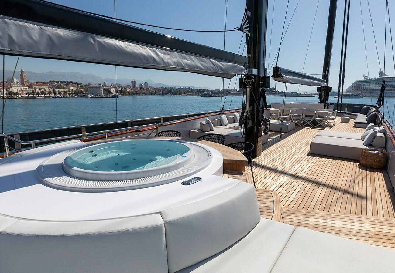 TRAMONTANA SCORPIOS YACHT FOR SALE - EXTERIOR