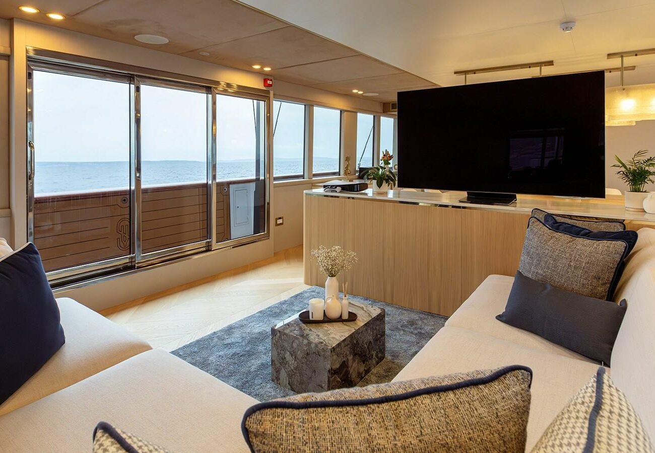 TRAMONTANA SCORPIOS YACHT FOR SALE - INTERIOR