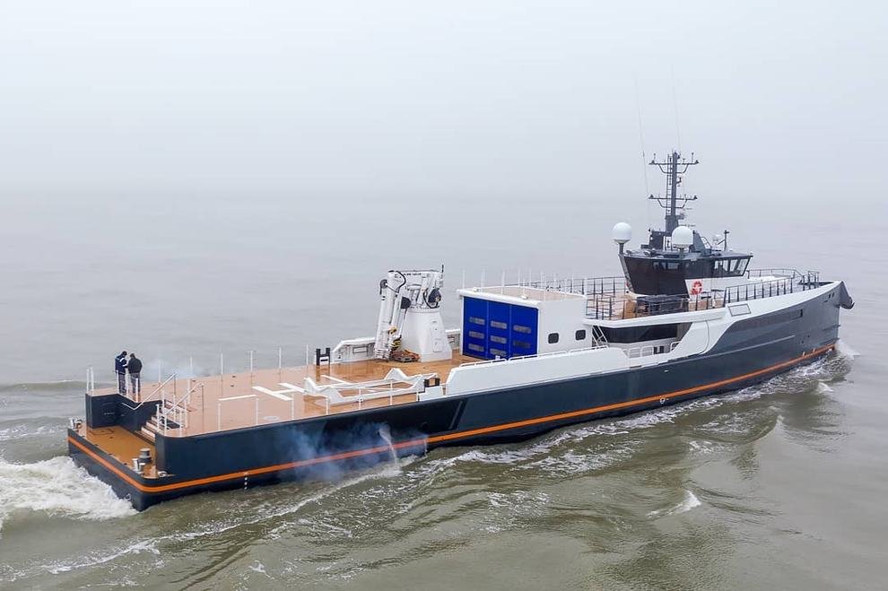 Damen Yachting 182 Gene Chaser cruising across open waters with sleek design and elegance.