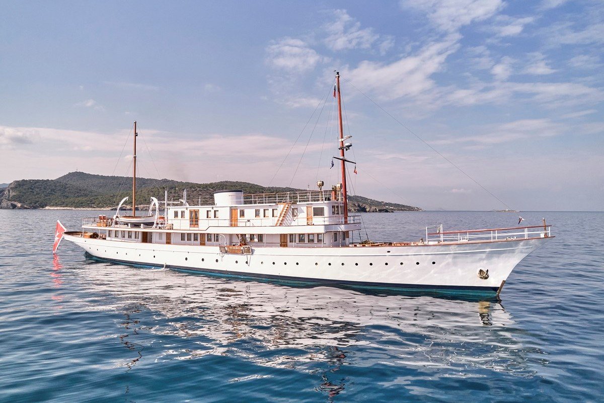 Classic motor yacht exterior design