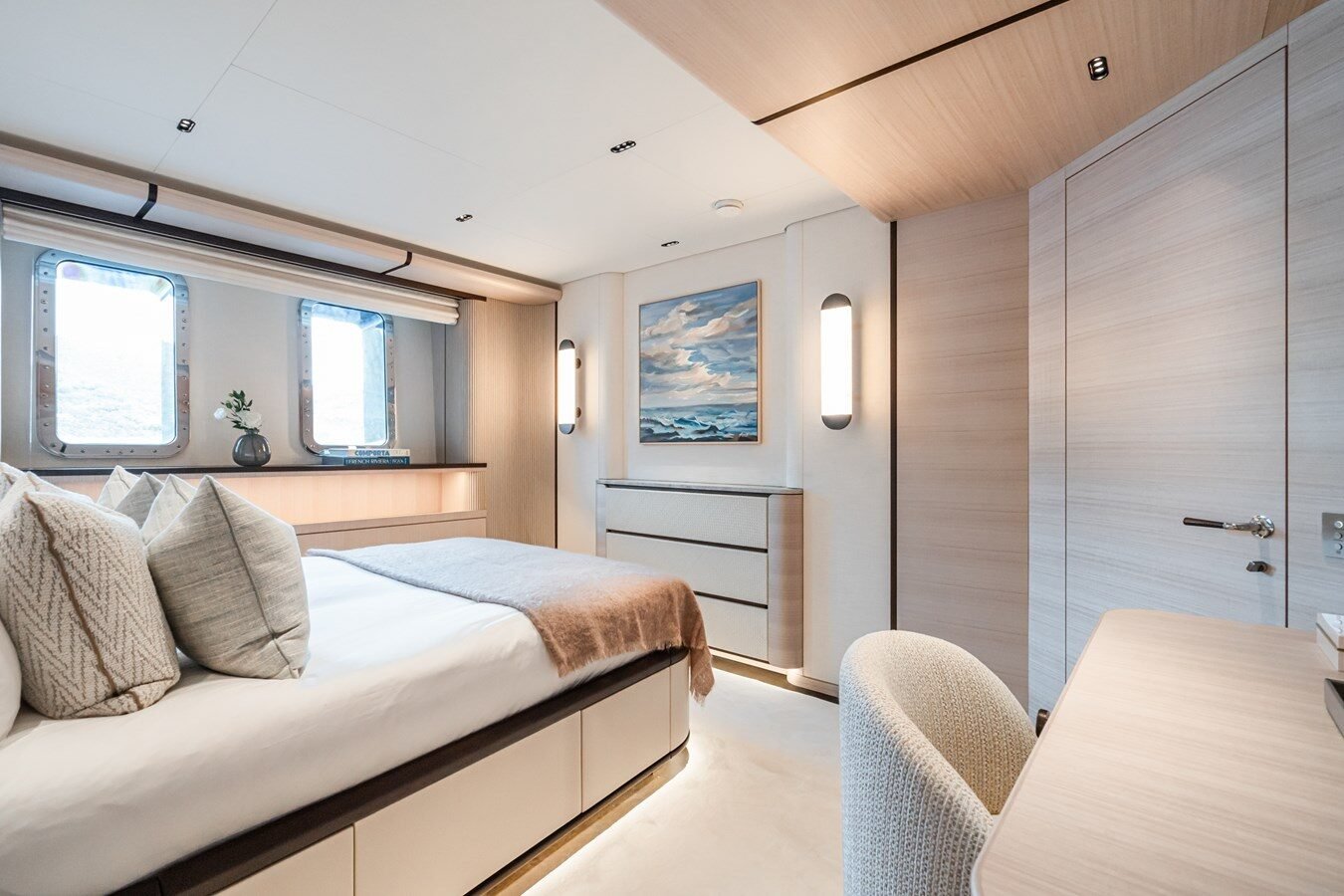 Guest cabin aboard Sanlorenzo 500Exp M with elegant design and comfortable layout.