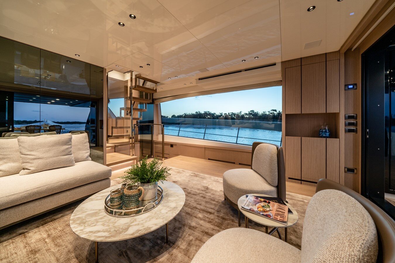 Sanlorenzo 78 Violetta – Luxurious Main Salon with Open-Plan Sophistication