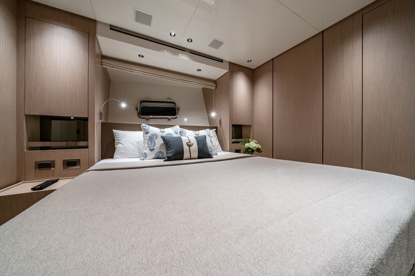 Sanlorenzo 78 Violetta – Full-Beam Master Cabin