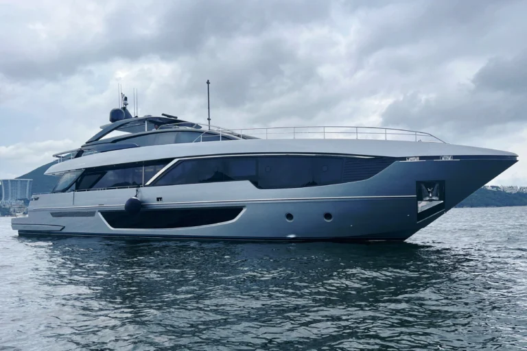 Riva 102 Corsaro Super yacht exterior
