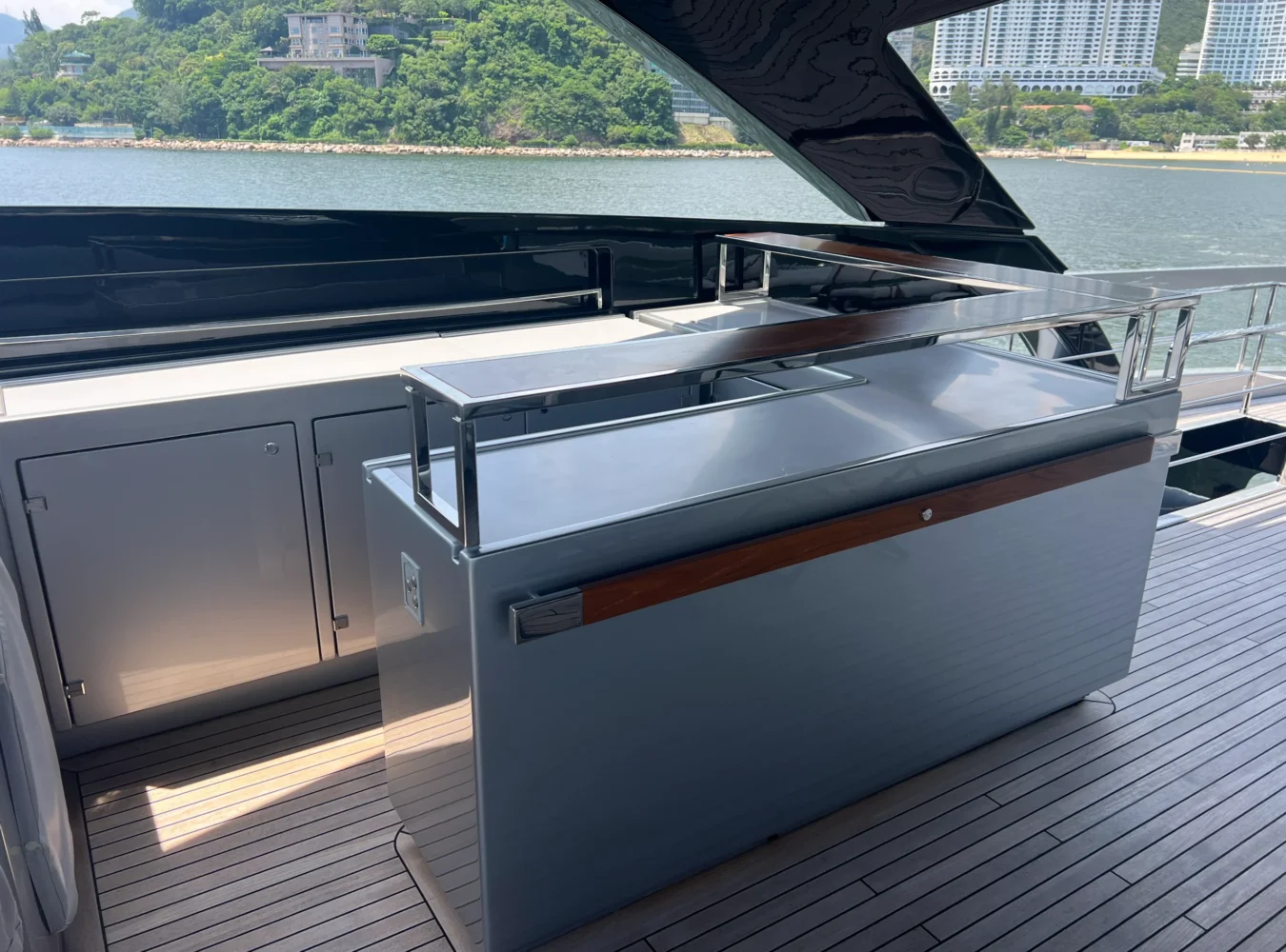 Flybridge wet bar aboard Riva 102’ Corsaro Super.