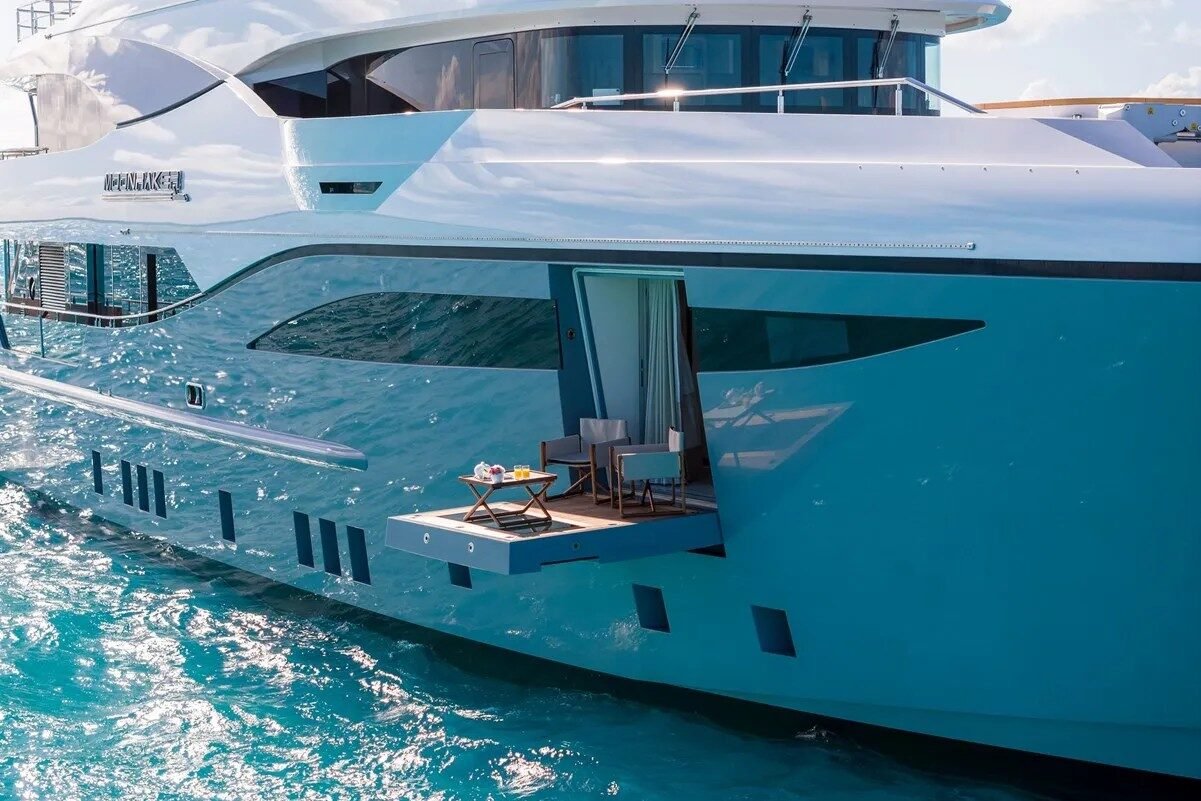 Bilgin Yachts 156 Moonraker with side platform unfolded at sea.