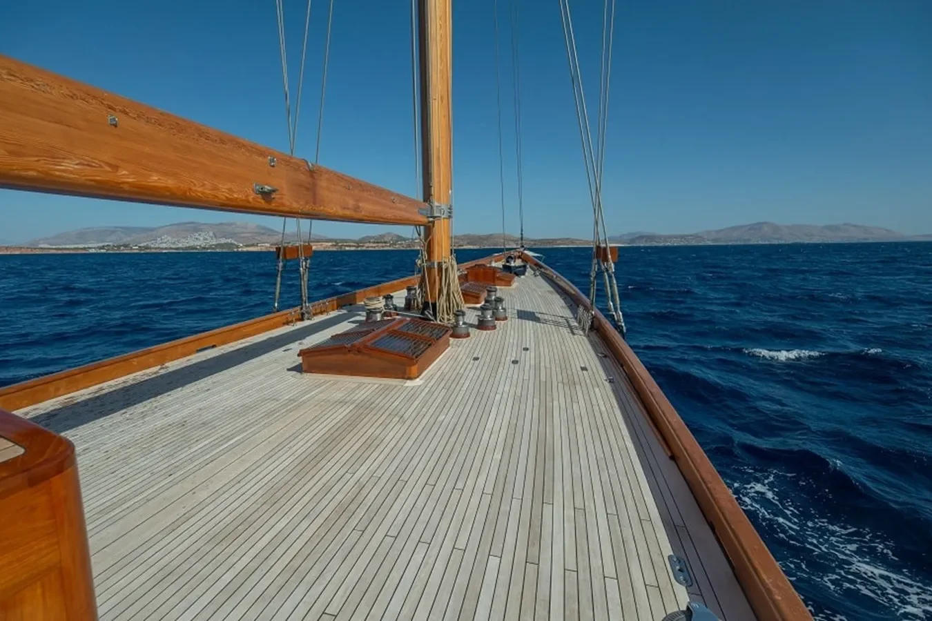 Camper & Nicholsons 118 Candida yacht upper deck with classic design