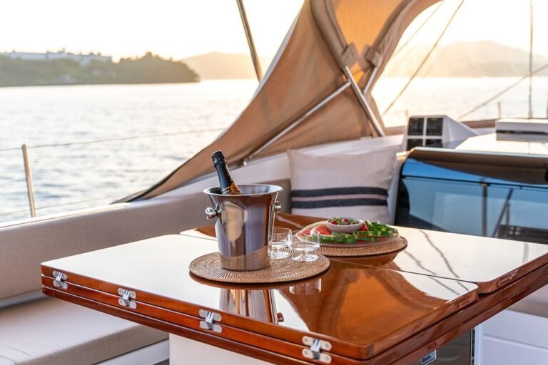 Photos of OYSTER YACHTS 86 - Dining Detail