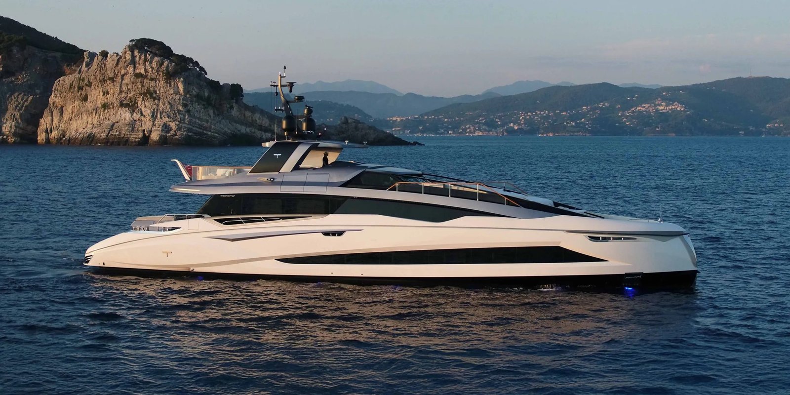 Tecnomar Evo 120 Yacht For Sale