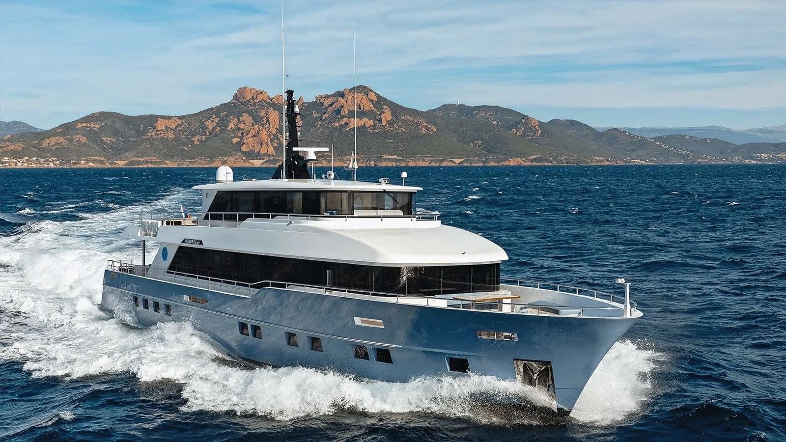 NOMAD 75 SUV YACHT FOR SALE