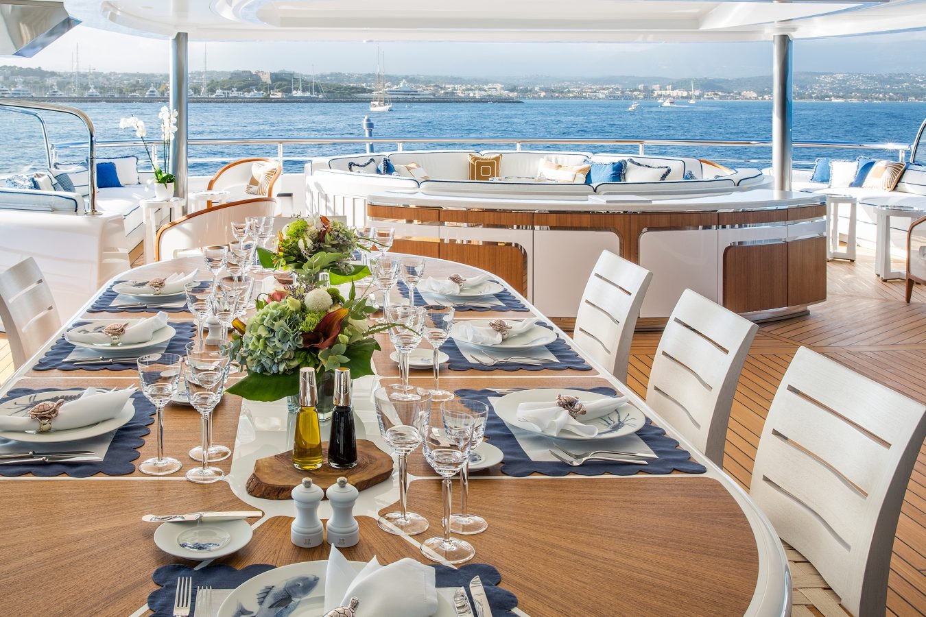 Lurssen CC-Summer Yacht for Charter (32)